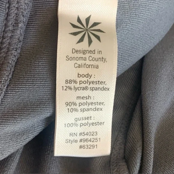 ATHLETA Lot of 2 Pair Capri Leggings Size XS Pink Camo Gray Running Yoga - Picture 13 of 16